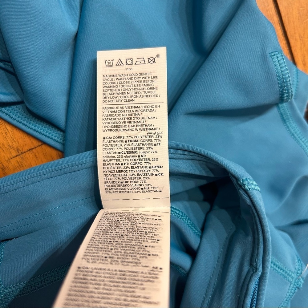 *NWT* Athleta Pacesetter 7/8 Tights in Teal Blue, Size XS Leggings - Picture 15 of 16